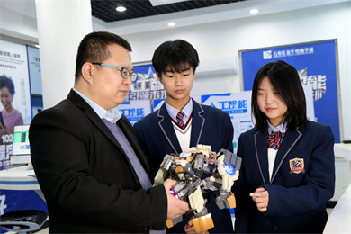 ʯ���f���A��X�W(xu��)У